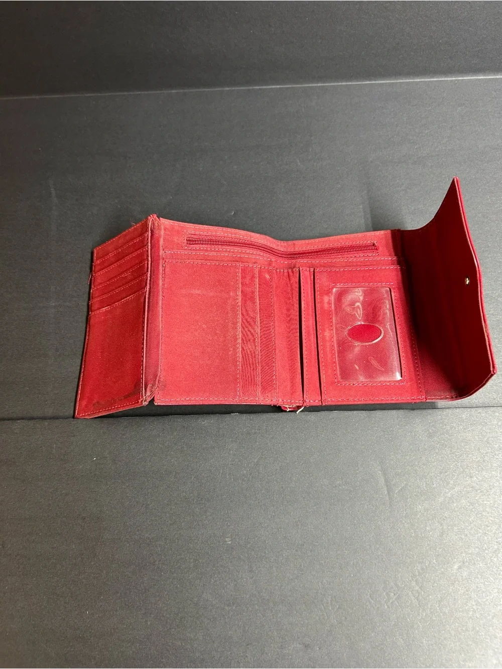 Liz Claiborne Red Faux Leather Trifold ID Credit Card Organizer Clutch